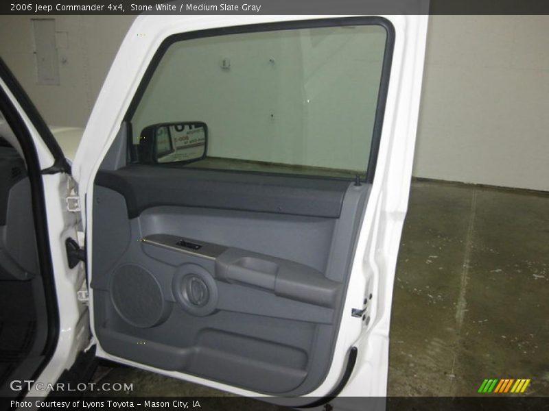 Stone White / Medium Slate Gray 2006 Jeep Commander 4x4