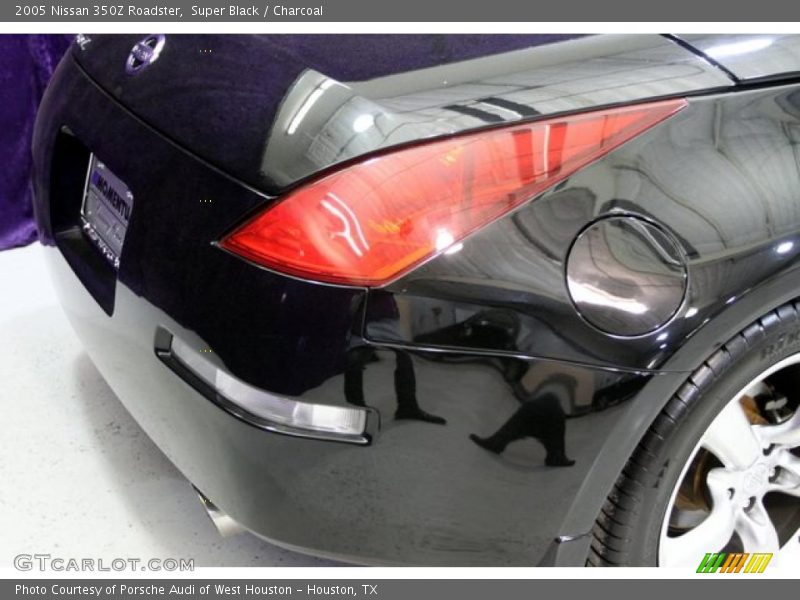 Super Black / Charcoal 2005 Nissan 350Z Roadster