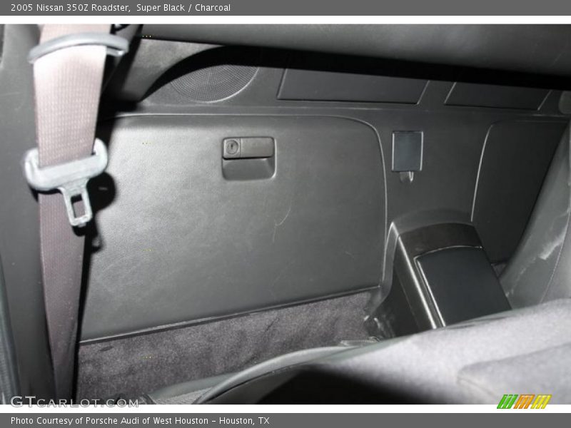 Super Black / Charcoal 2005 Nissan 350Z Roadster