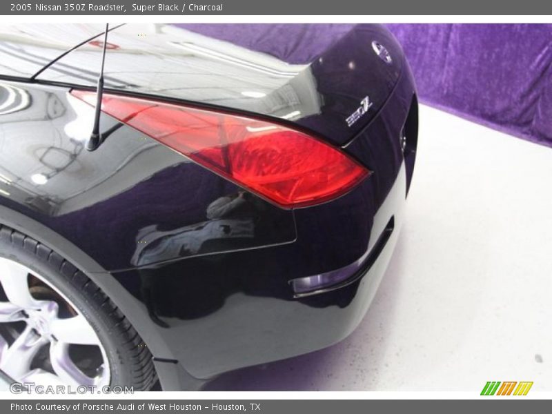Super Black / Charcoal 2005 Nissan 350Z Roadster