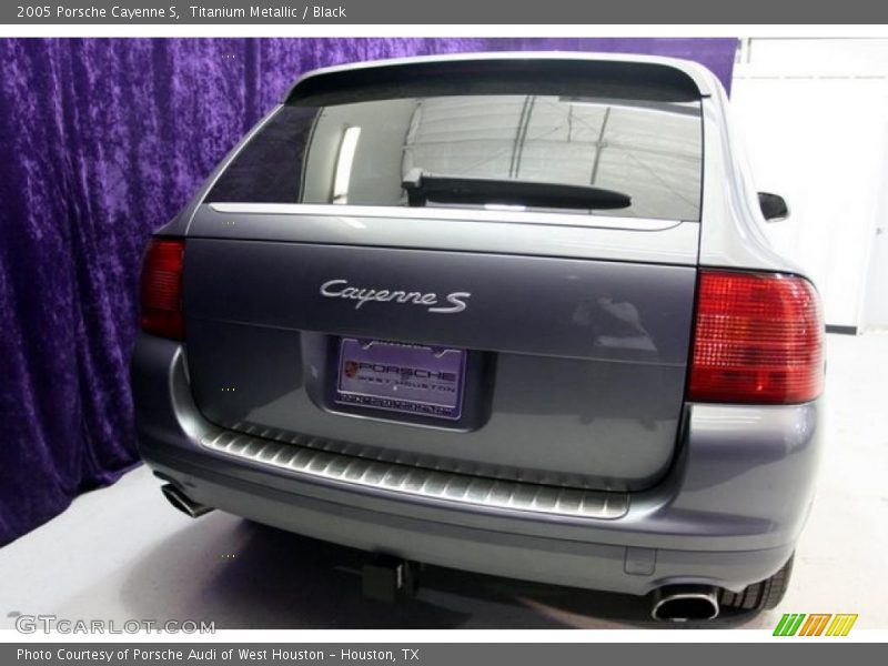 Titanium Metallic / Black 2005 Porsche Cayenne S