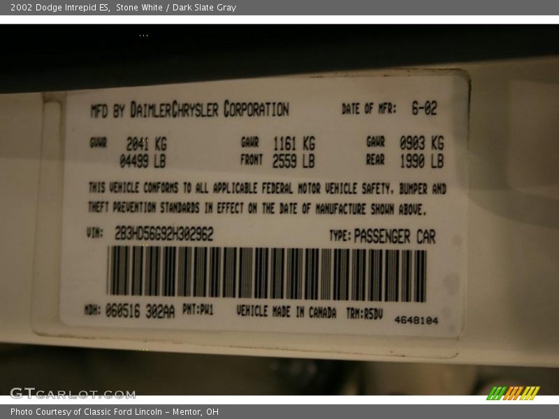 Stone White / Dark Slate Gray 2002 Dodge Intrepid ES