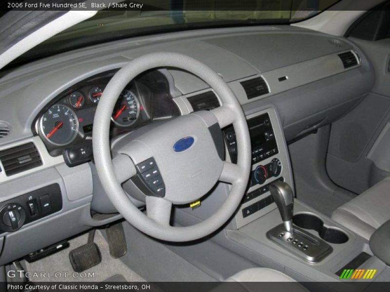 Black / Shale Grey 2006 Ford Five Hundred SE