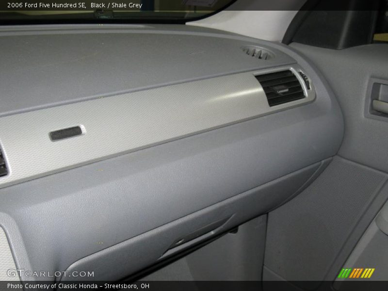 Black / Shale Grey 2006 Ford Five Hundred SE
