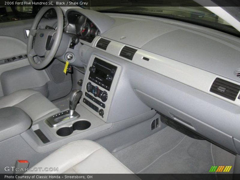 Black / Shale Grey 2006 Ford Five Hundred SE