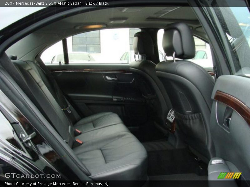 Black / Black 2007 Mercedes-Benz S 550 4Matic Sedan