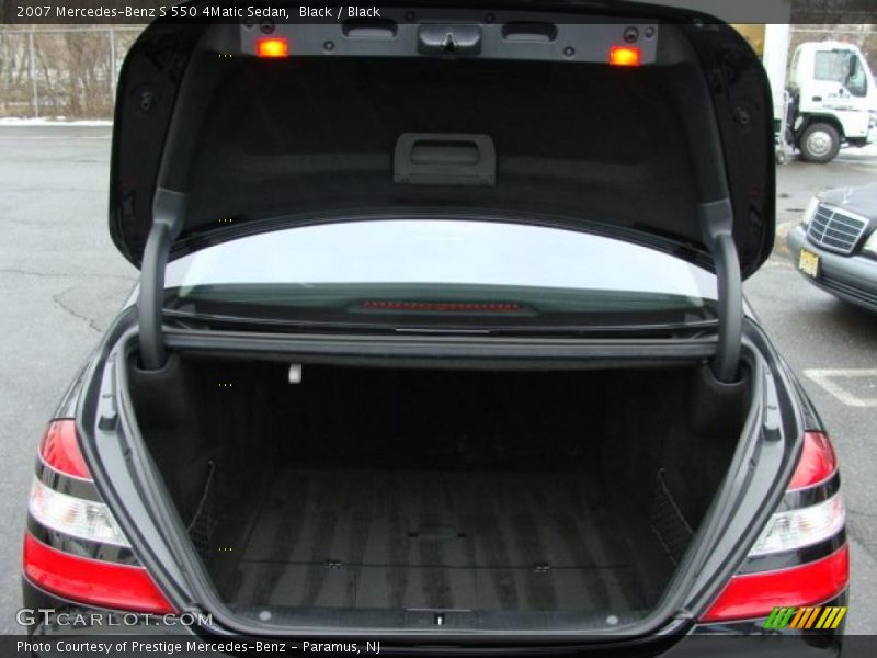 Black / Black 2007 Mercedes-Benz S 550 4Matic Sedan