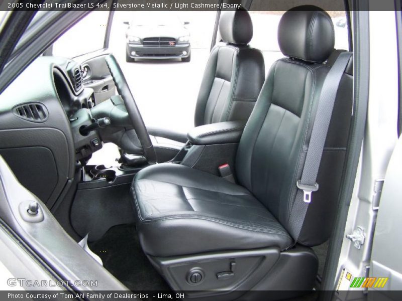 Silverstone Metallic / Light Cashmere/Ebony 2005 Chevrolet TrailBlazer LS 4x4