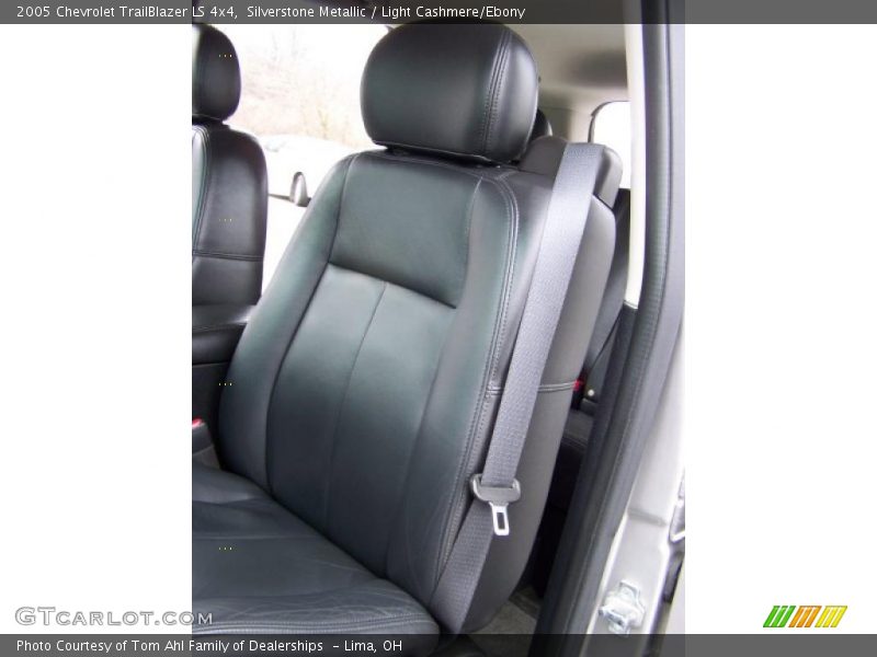 Silverstone Metallic / Light Cashmere/Ebony 2005 Chevrolet TrailBlazer LS 4x4