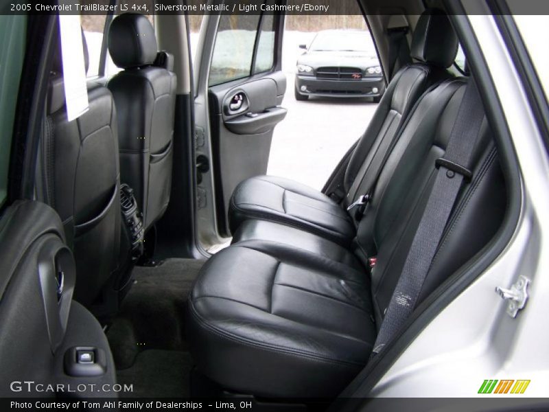 Silverstone Metallic / Light Cashmere/Ebony 2005 Chevrolet TrailBlazer LS 4x4