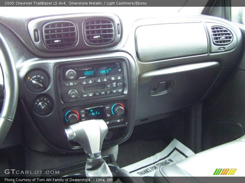 Silverstone Metallic / Light Cashmere/Ebony 2005 Chevrolet TrailBlazer LS 4x4