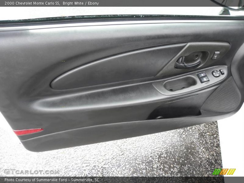 Bright White / Ebony 2000 Chevrolet Monte Carlo SS