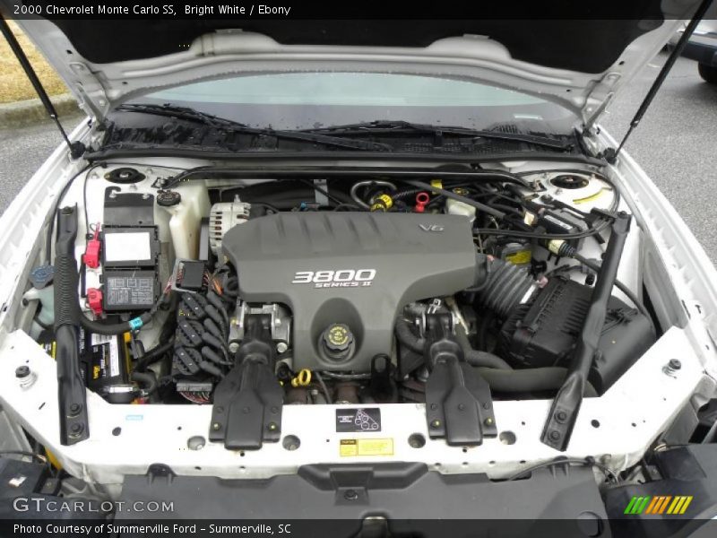 Bright White / Ebony 2000 Chevrolet Monte Carlo SS