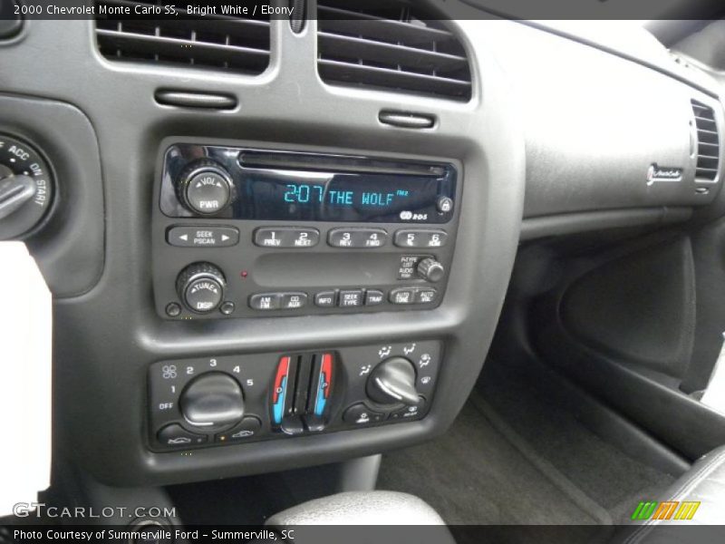 Bright White / Ebony 2000 Chevrolet Monte Carlo SS