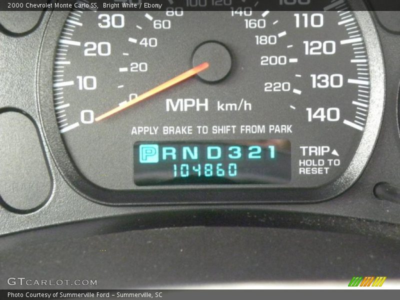 Bright White / Ebony 2000 Chevrolet Monte Carlo SS