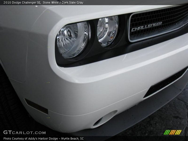 Stone White / Dark Slate Gray 2010 Dodge Challenger SE