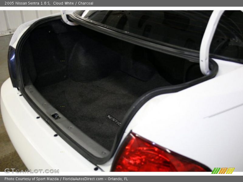 Cloud White / Charcoal 2005 Nissan Sentra 1.8 S