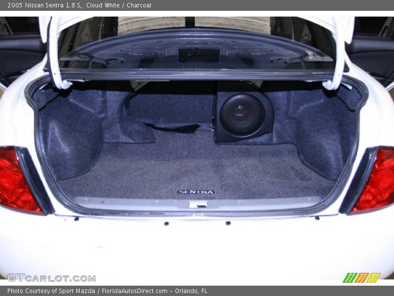 Cloud White / Charcoal 2005 Nissan Sentra 1.8 S