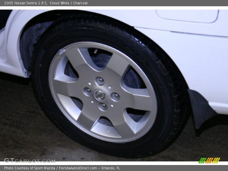 Cloud White / Charcoal 2005 Nissan Sentra 1.8 S