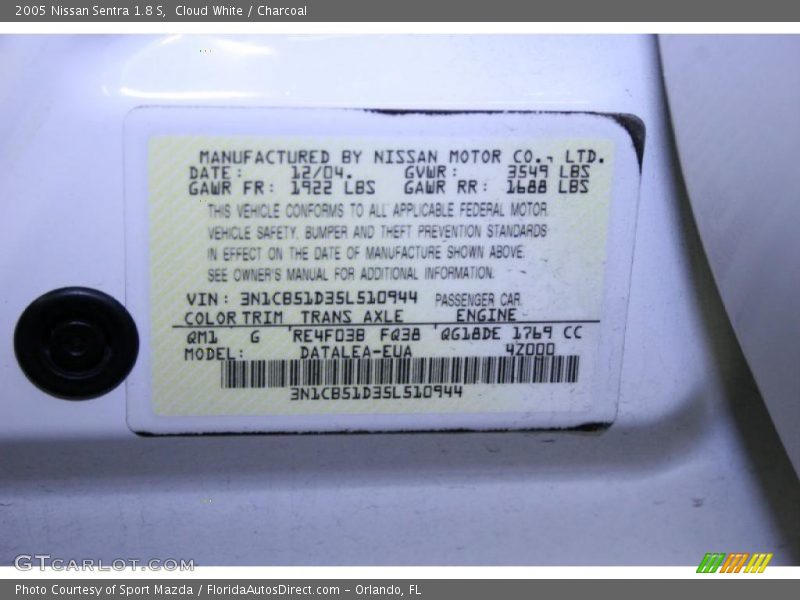 Cloud White / Charcoal 2005 Nissan Sentra 1.8 S