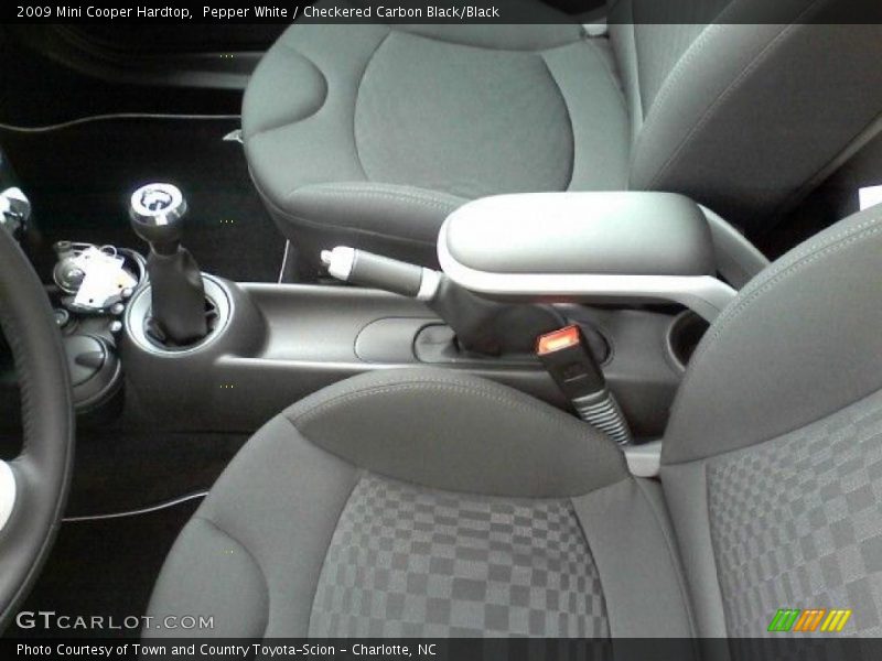 Pepper White / Checkered Carbon Black/Black 2009 Mini Cooper Hardtop