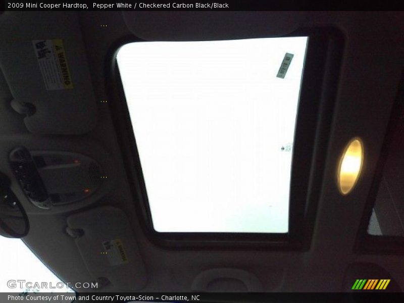 Pepper White / Checkered Carbon Black/Black 2009 Mini Cooper Hardtop