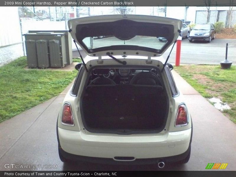 Pepper White / Checkered Carbon Black/Black 2009 Mini Cooper Hardtop