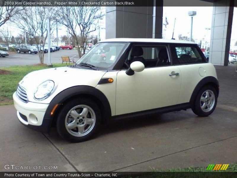 Pepper White / Checkered Carbon Black/Black 2009 Mini Cooper Hardtop