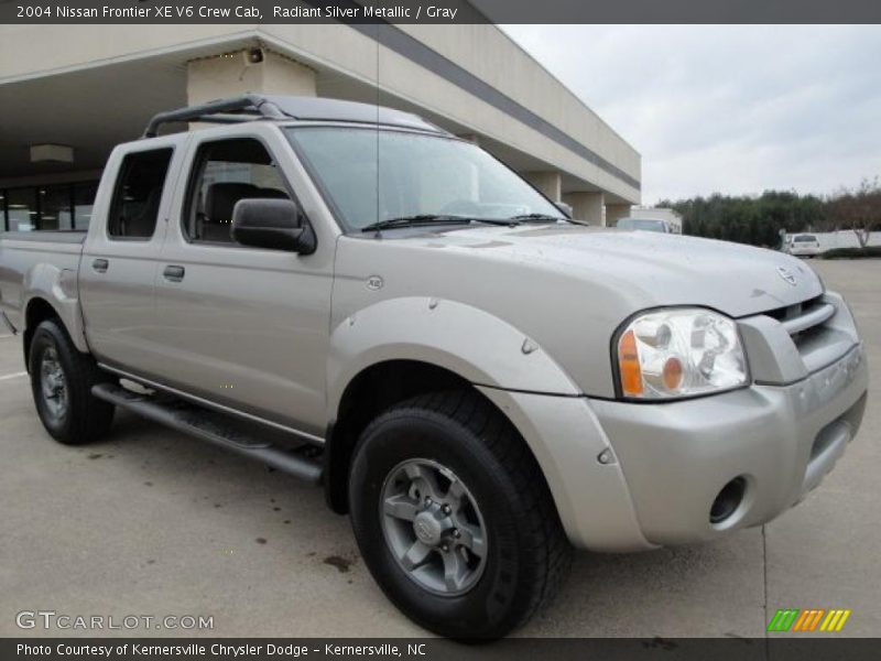 Radiant Silver Metallic / Gray 2004 Nissan Frontier XE V6 Crew Cab