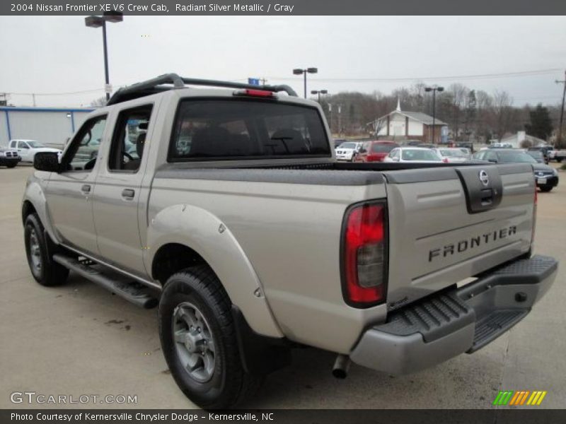 Radiant Silver Metallic / Gray 2004 Nissan Frontier XE V6 Crew Cab
