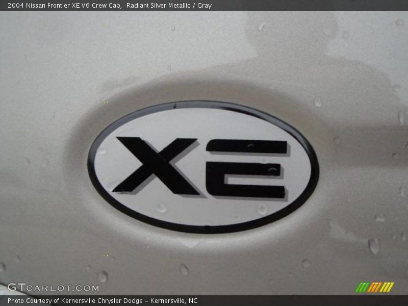 Radiant Silver Metallic / Gray 2004 Nissan Frontier XE V6 Crew Cab