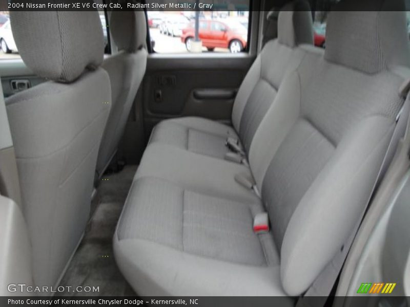 Radiant Silver Metallic / Gray 2004 Nissan Frontier XE V6 Crew Cab