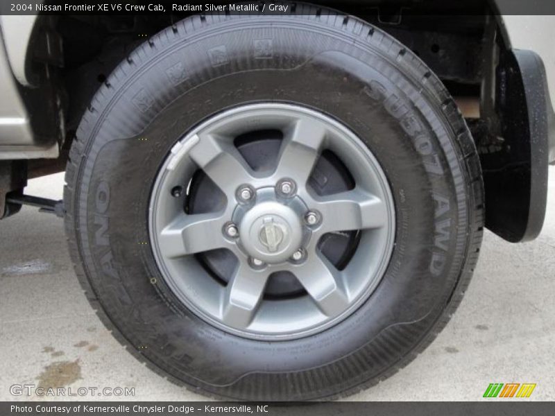 Radiant Silver Metallic / Gray 2004 Nissan Frontier XE V6 Crew Cab