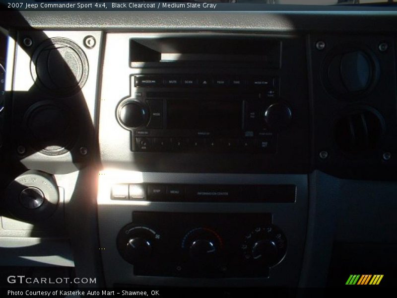 Black Clearcoat / Medium Slate Gray 2007 Jeep Commander Sport 4x4