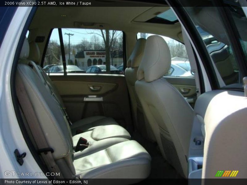 Ice White / Taupe 2006 Volvo XC90 2.5T AWD