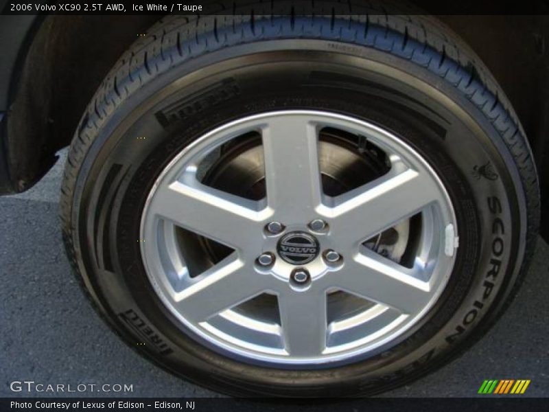 Ice White / Taupe 2006 Volvo XC90 2.5T AWD