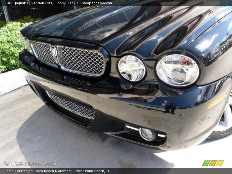 Ebony Black / Champagne/Mocha 2008 Jaguar XJ Vanden Plas