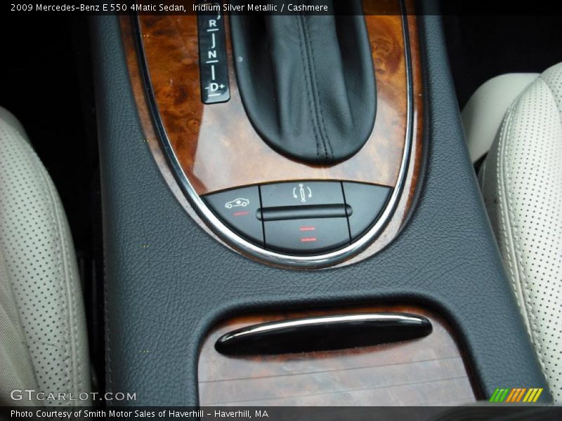 Iridium Silver Metallic / Cashmere 2009 Mercedes-Benz E 550 4Matic Sedan