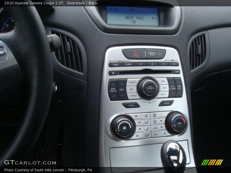 Silverstone / Black 2010 Hyundai Genesis Coupe 2.0T