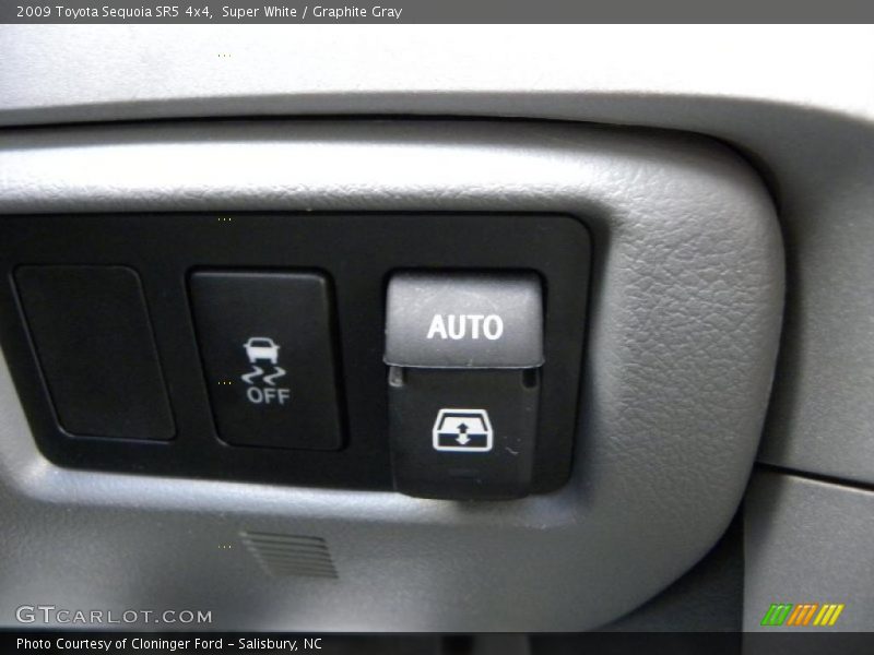 Super White / Graphite Gray 2009 Toyota Sequoia SR5 4x4