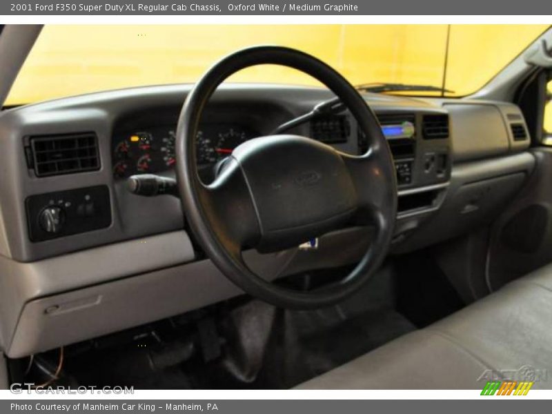 Oxford White / Medium Graphite 2001 Ford F350 Super Duty XL Regular Cab Chassis