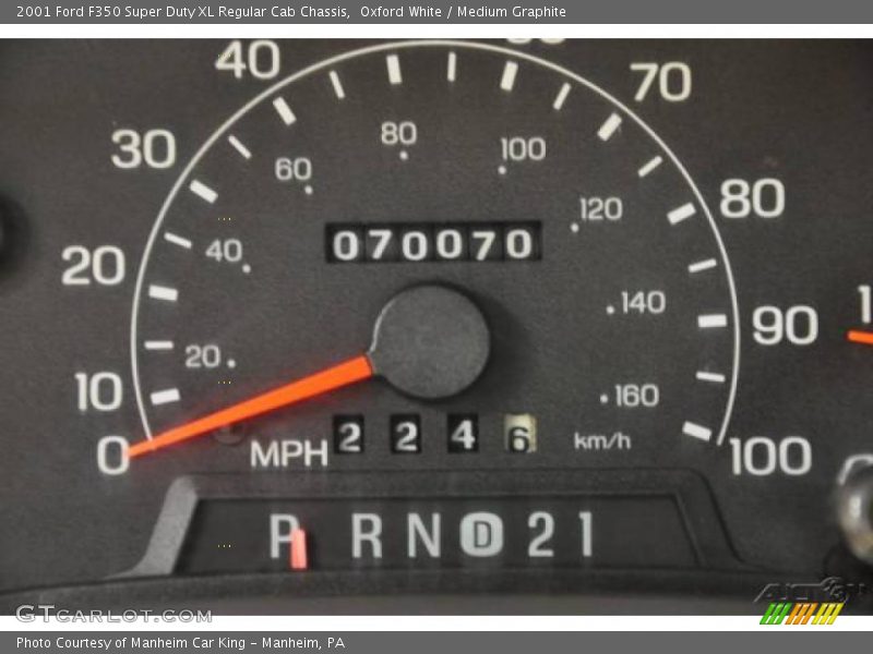 Oxford White / Medium Graphite 2001 Ford F350 Super Duty XL Regular Cab Chassis