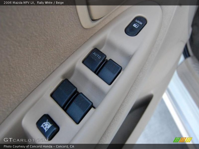 Rally White / Beige 2006 Mazda MPV LX