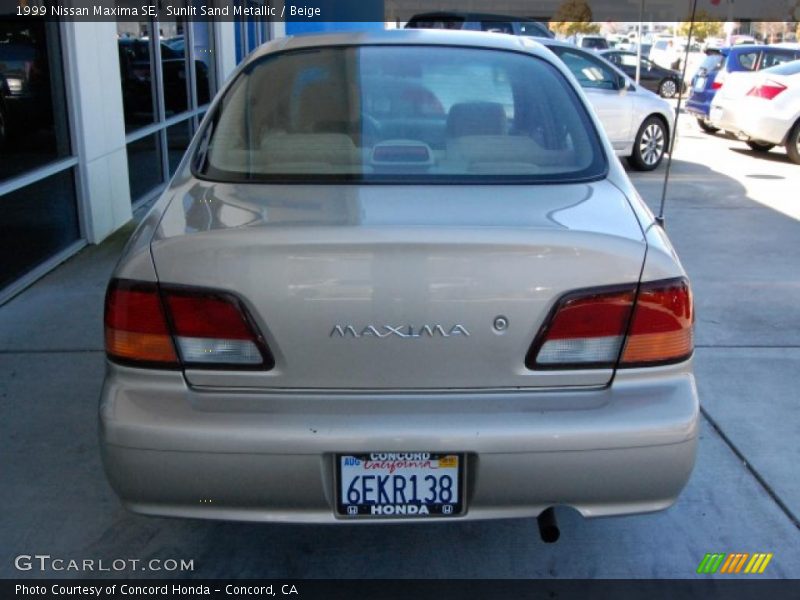 Sunlit Sand Metallic / Beige 1999 Nissan Maxima SE