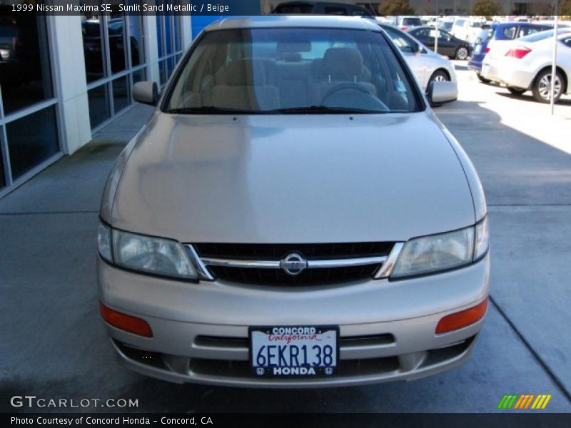 Sunlit Sand Metallic / Beige 1999 Nissan Maxima SE