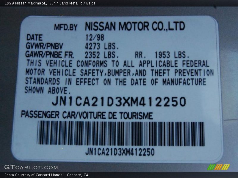 Sunlit Sand Metallic / Beige 1999 Nissan Maxima SE