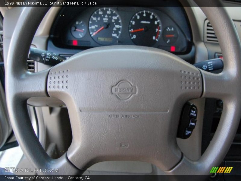 Sunlit Sand Metallic / Beige 1999 Nissan Maxima SE