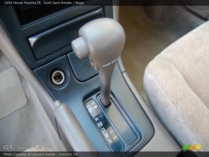 Sunlit Sand Metallic / Beige 1999 Nissan Maxima SE