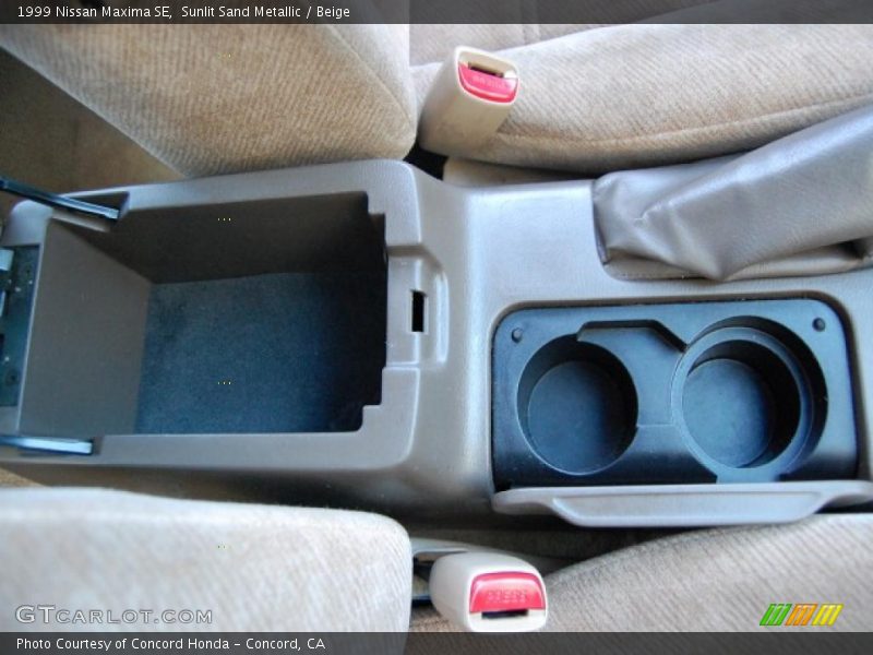 Sunlit Sand Metallic / Beige 1999 Nissan Maxima SE