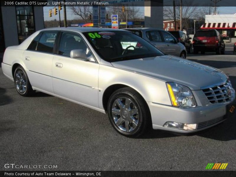 Light Platinum Metallic / Titanium 2006 Cadillac DTS Luxury